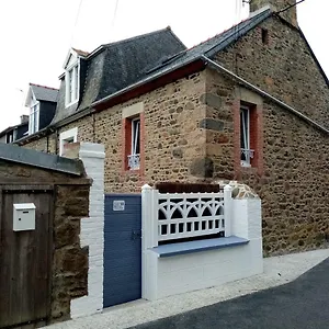 Hébergement de vacances La Petite Maison Du Portrieux